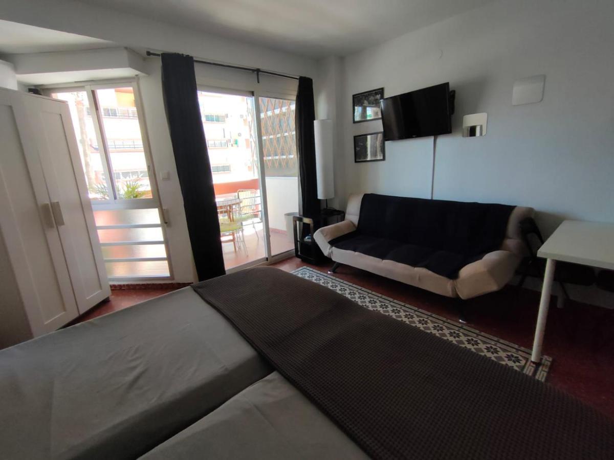 Flat2 Studio 150M From The Beach With Pool Torre Del Mar Ngoại thất bức ảnh